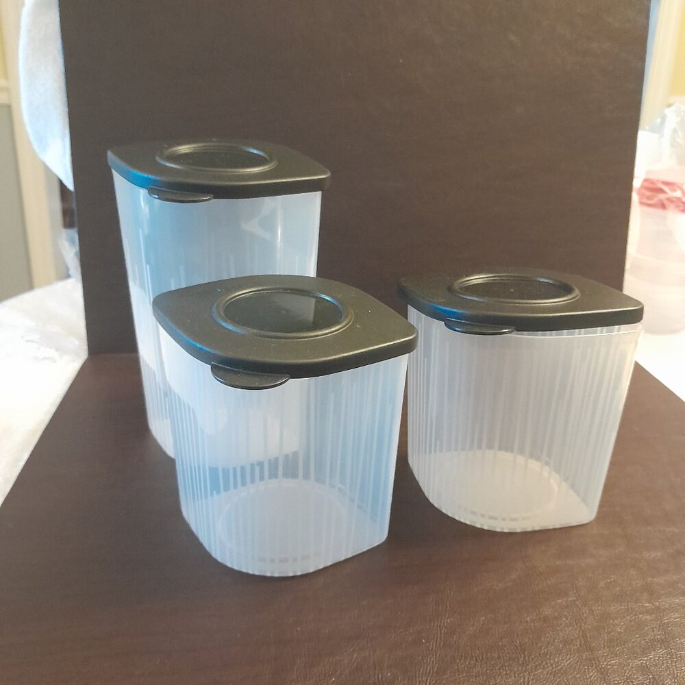 New Tupperware Fresh' n Cool Containers, Set of 3